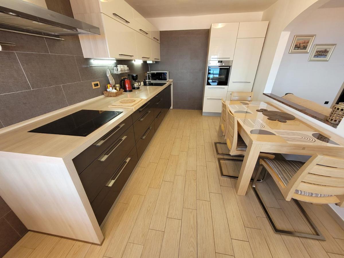Apartment Karla Rijeka Exterior foto