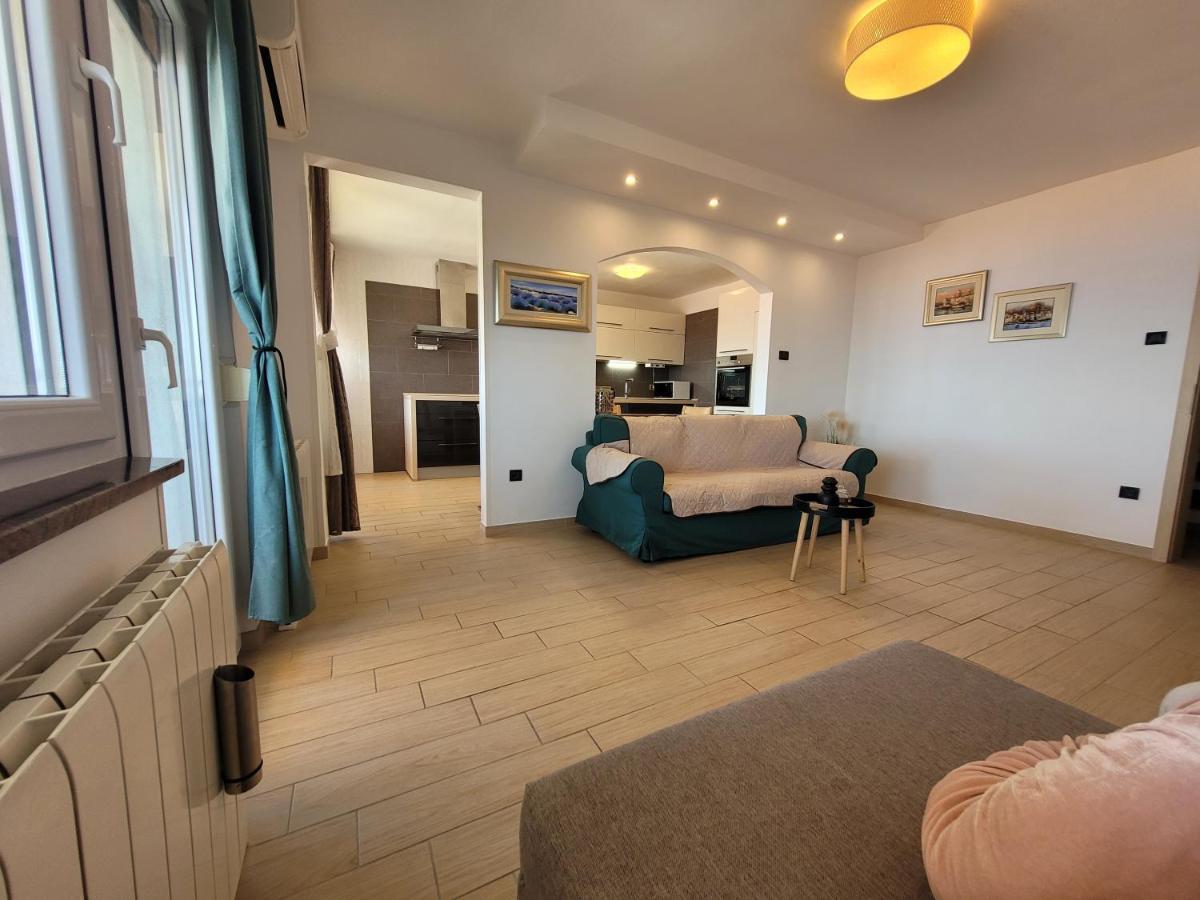 Apartment Karla Rijeka Exterior foto